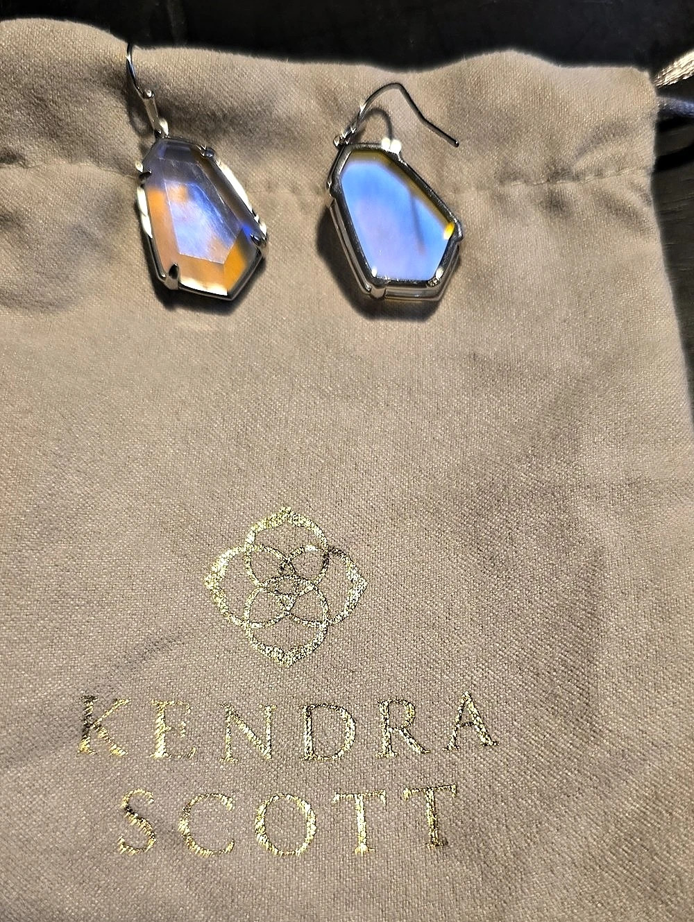 Kendra Scott Elle Drop Earrings Clear Stone Drop Earrings Like New